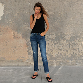 CUFFED STRETCH BOYFRIEND JEANS